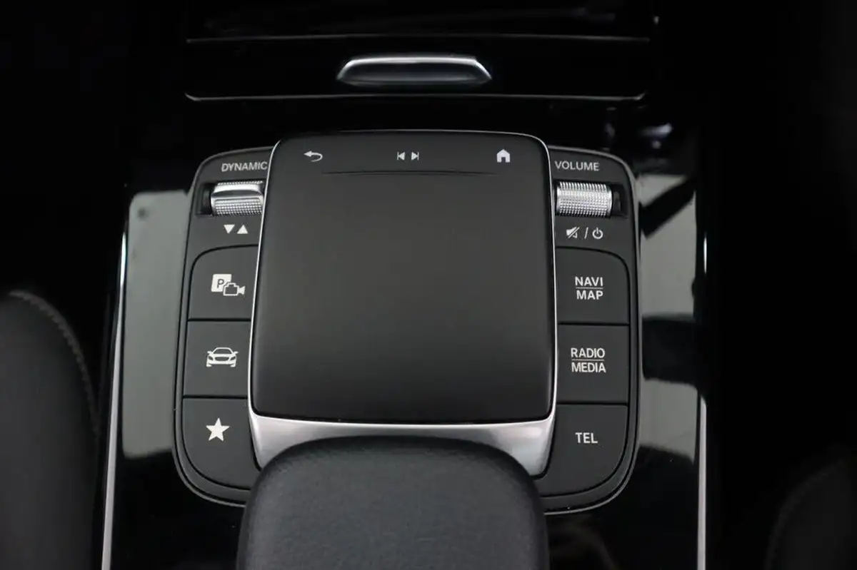 2021-mercedes-benz-cla-13-cla-200-amg-line-premium-plus-coupe-4d-big-19
