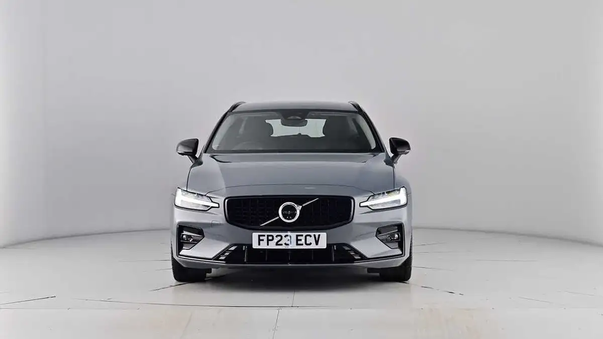 2023-volvo-v60-20-b3-plus-station-wagon-big-54