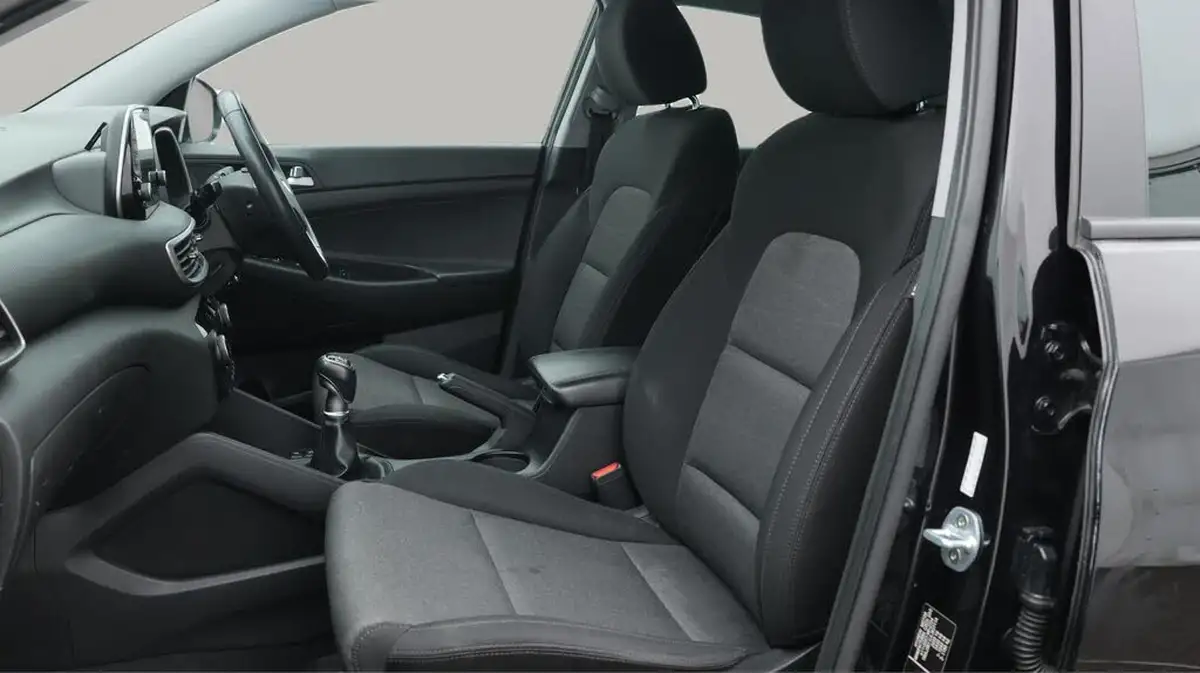 2019-hyundai-tucson-16-gdi-se-nav-big-14