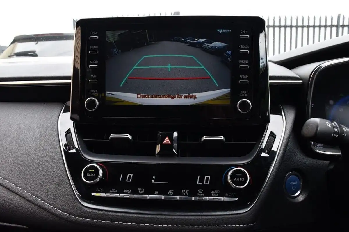 2020-toyota-corolla-18-vvt-i-icon-tech-spare-wheel-touring-sports-5d-big-44