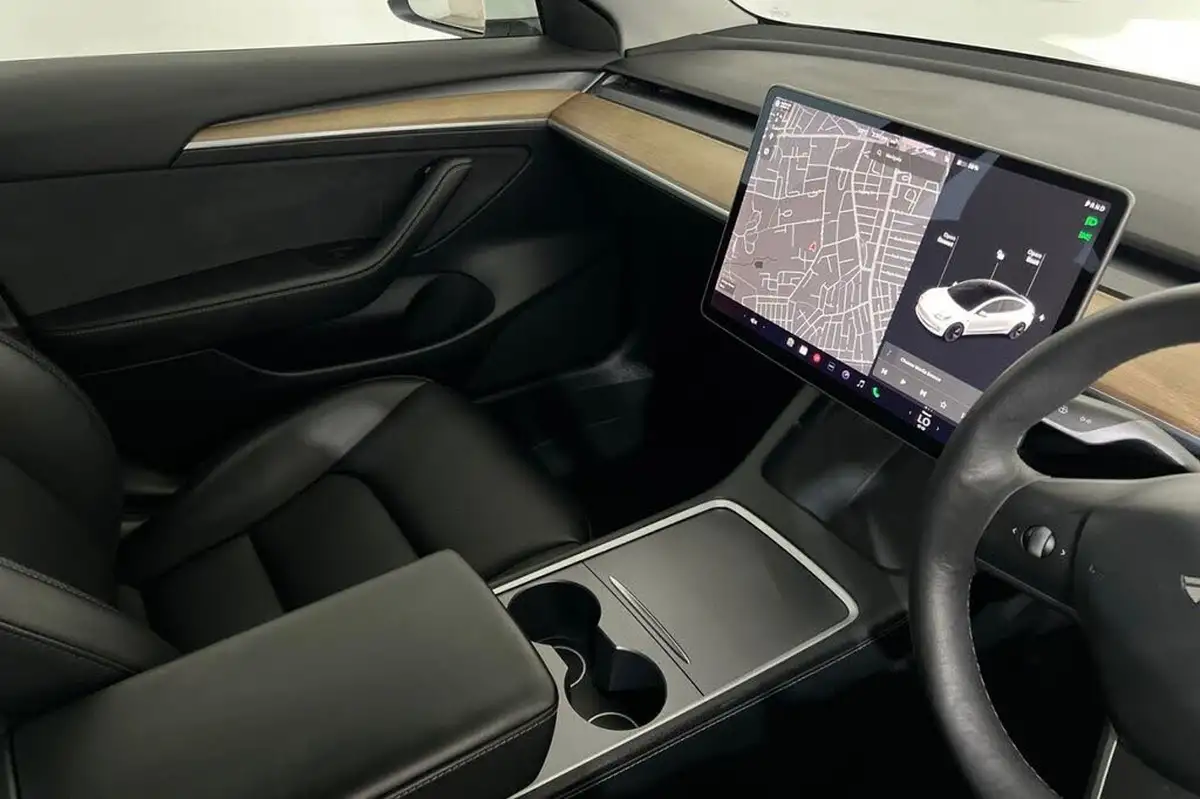 2021-tesla-model-3-e-long-range-awd-big-35