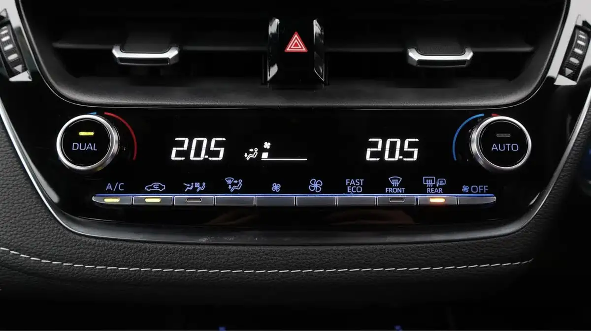 2022-toyota-corolla-18-vvt-i-icon-120bhp-spare-wheel-touring-sports-5d-big-12