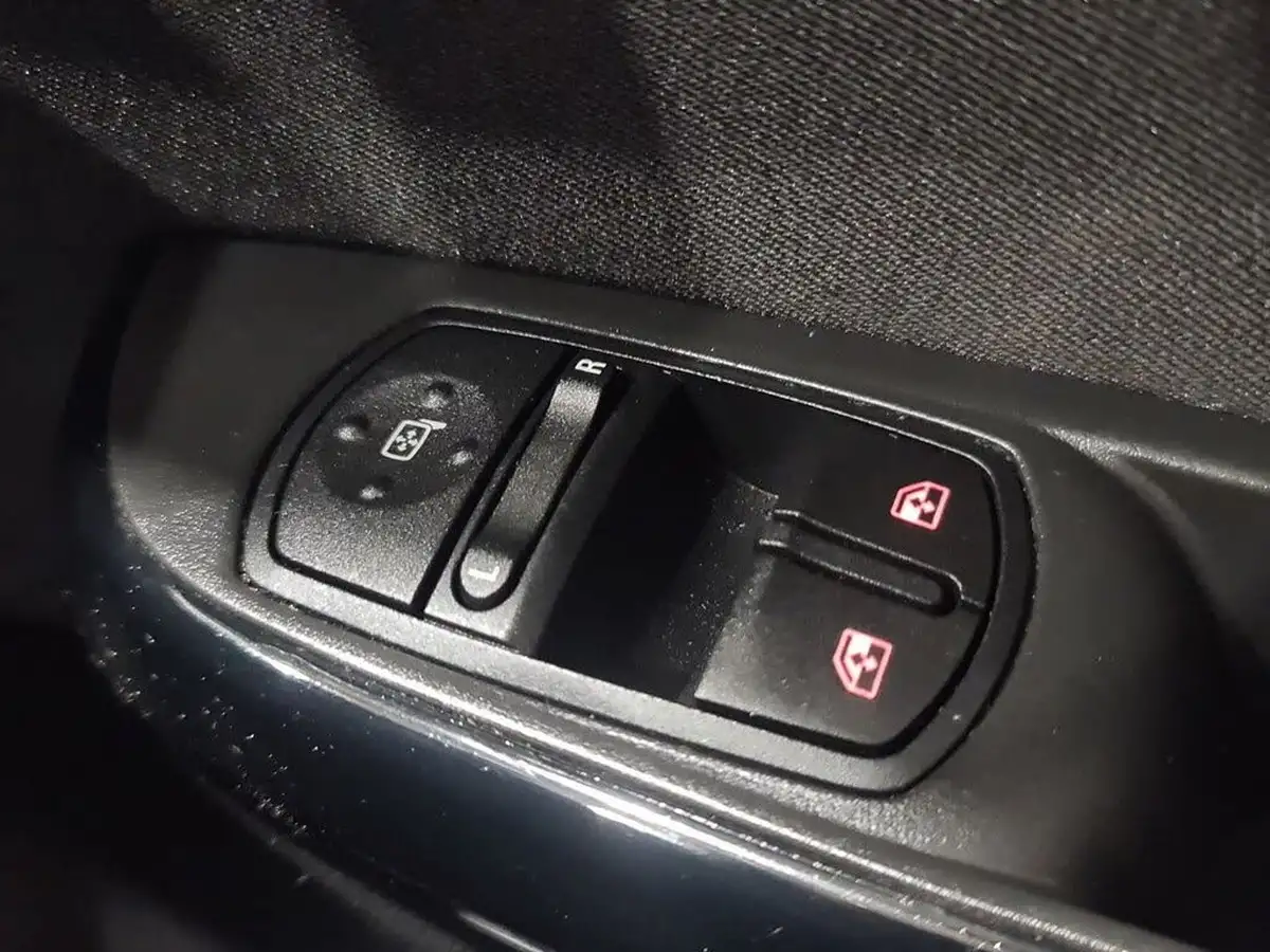 2018-vauxhall-corsavan-13td-startstop-ecoflex-l1h1-panel-big-23