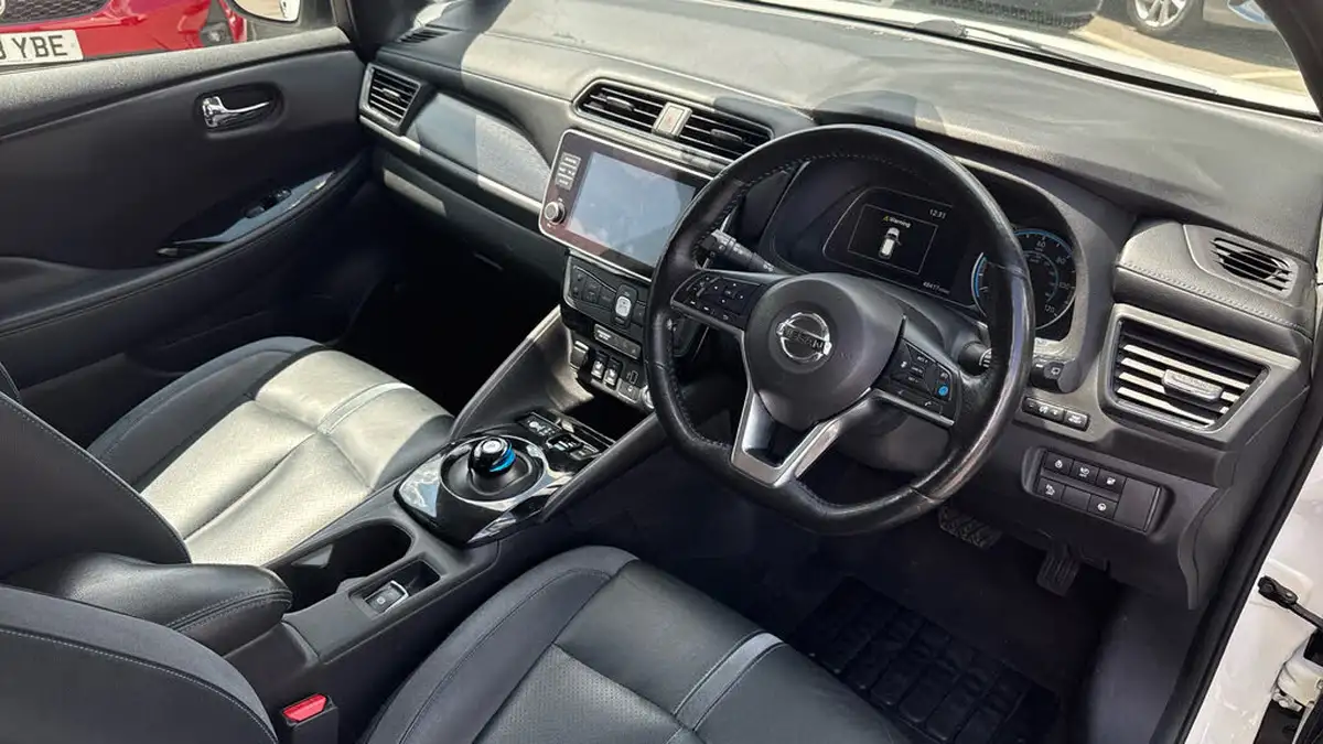 2020-nissan-leaf-e-tekna-big-8