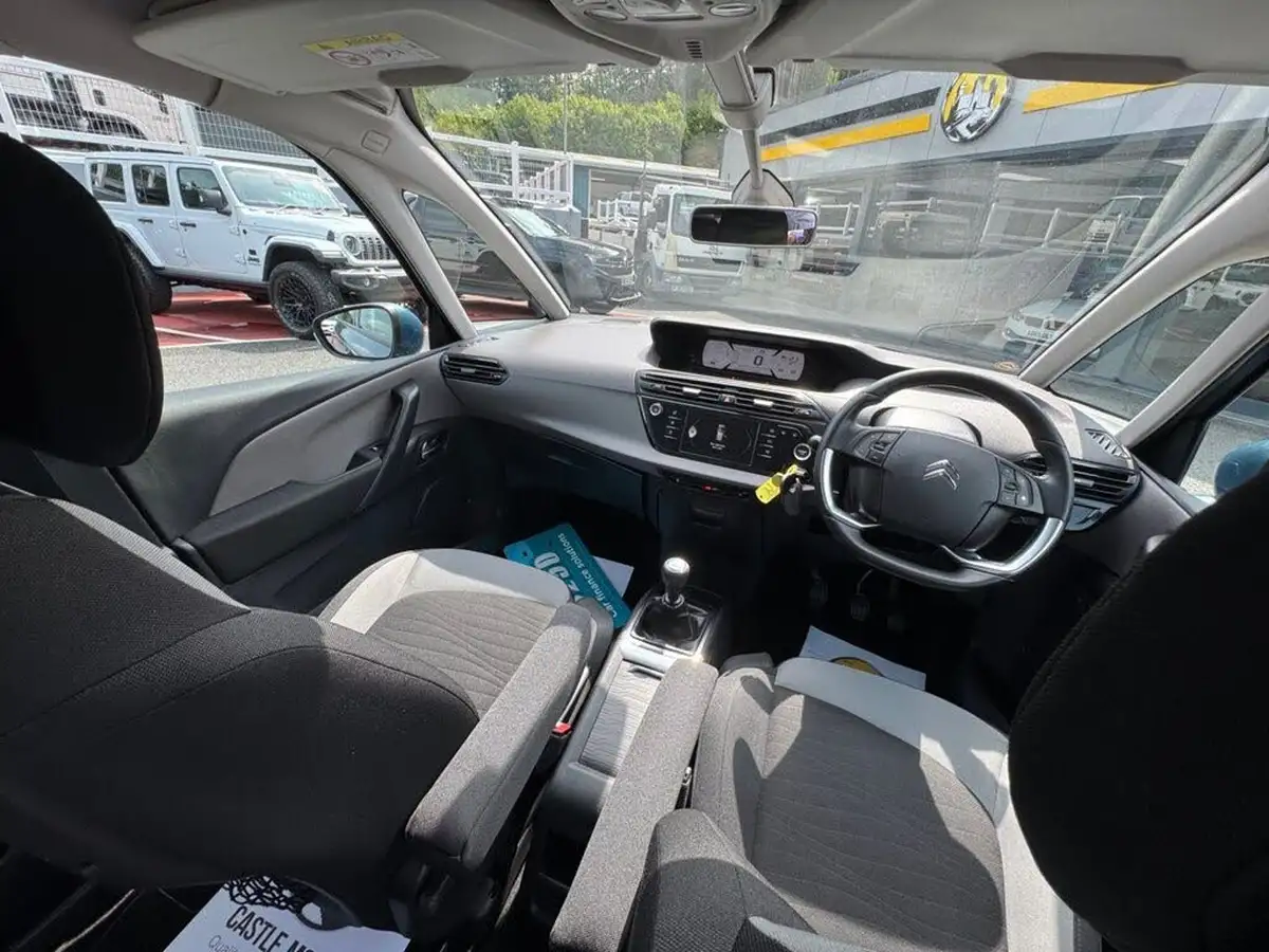 2015-citroen-c4-picasso-16bluehdi-vtr-120ps-big-13
