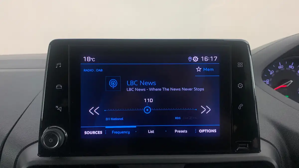 2022-peugeot-partner-15-bluehdi-1000-professional-premium-100pseu6d-big-10