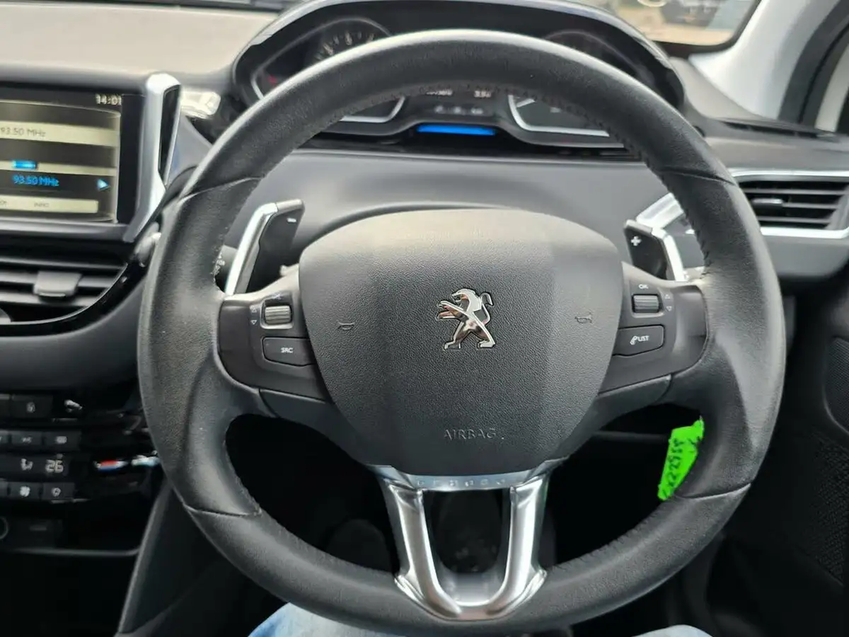 2014-peugeot-208-12-allure-ss-5d-egc-big-43