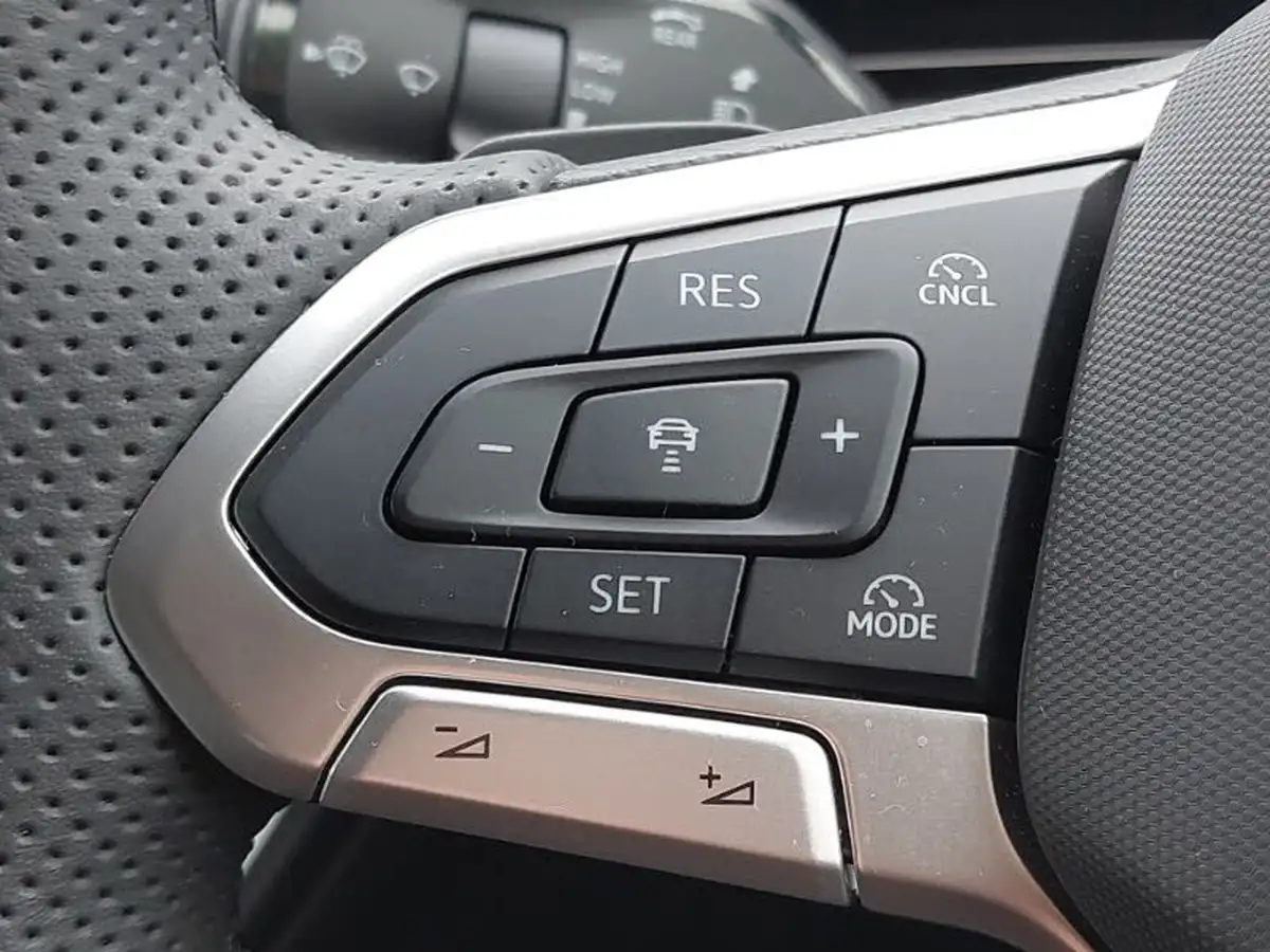 2024-volkswagen-tiguan-20tdi-r-line-150ps-big-12