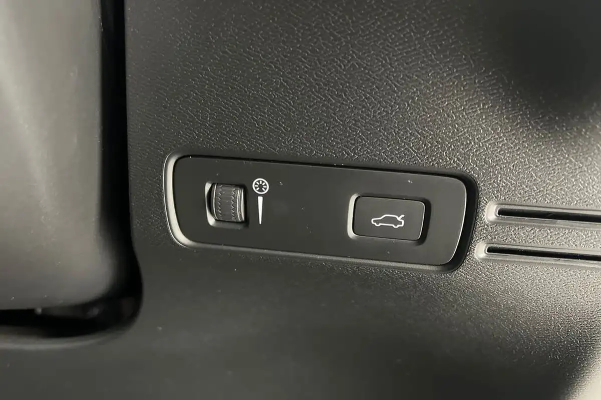 2021-volvo-xc40-15-t3-momentum-161bhp-big-26