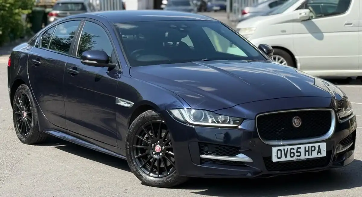 2015-jaguar-xe-20td-r-sport-163ps-auto-big-8