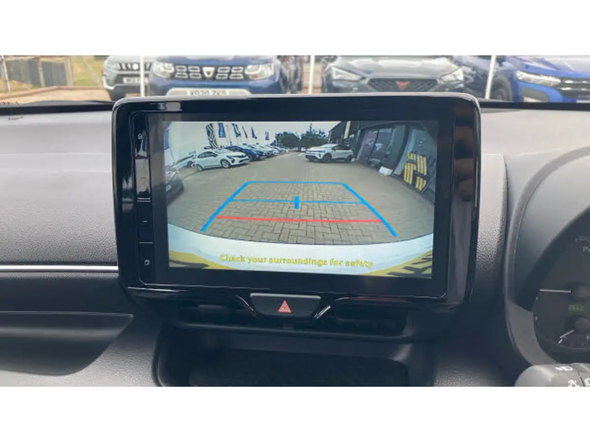 2024-toyota-yaris-15-vvt-i-icon-big-21