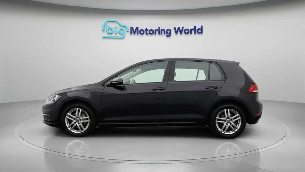 2017-volkswagen-golf-14-tsi-se-nav-ss-hatchback-5d-big-4