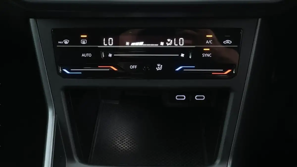 2022-volkswagen-polo-10-tsi-r-line-110ps-dsg-big-12