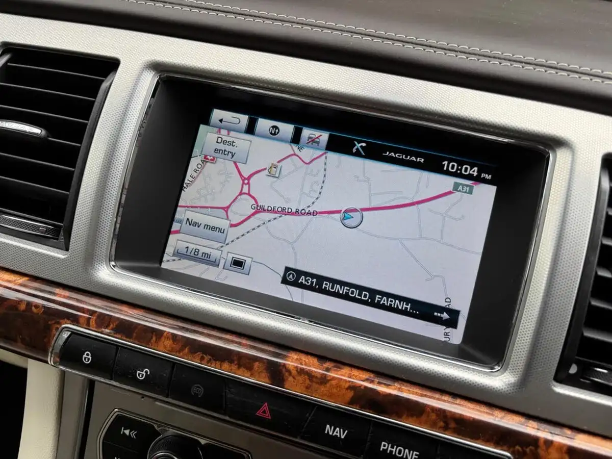 2014-jaguar-xf-30td-portfolio-saloon-4d-big-43