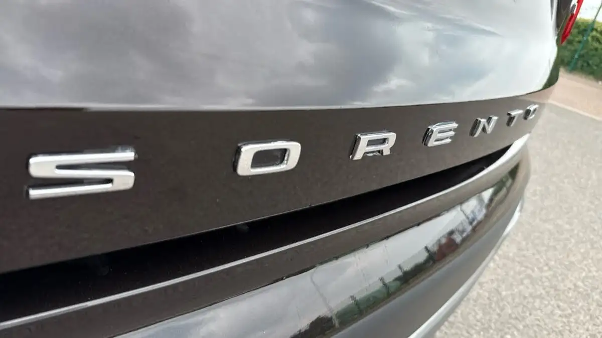 2022-kia-sorento-16-t-gdi-3-261bhp-phev-big-27