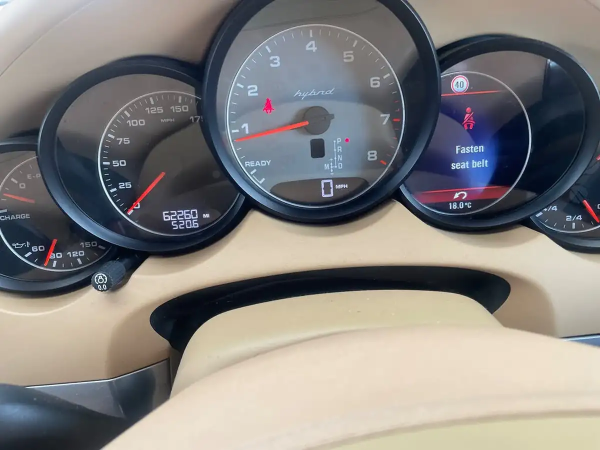 2012-porsche-cayenne-30-s-big-26