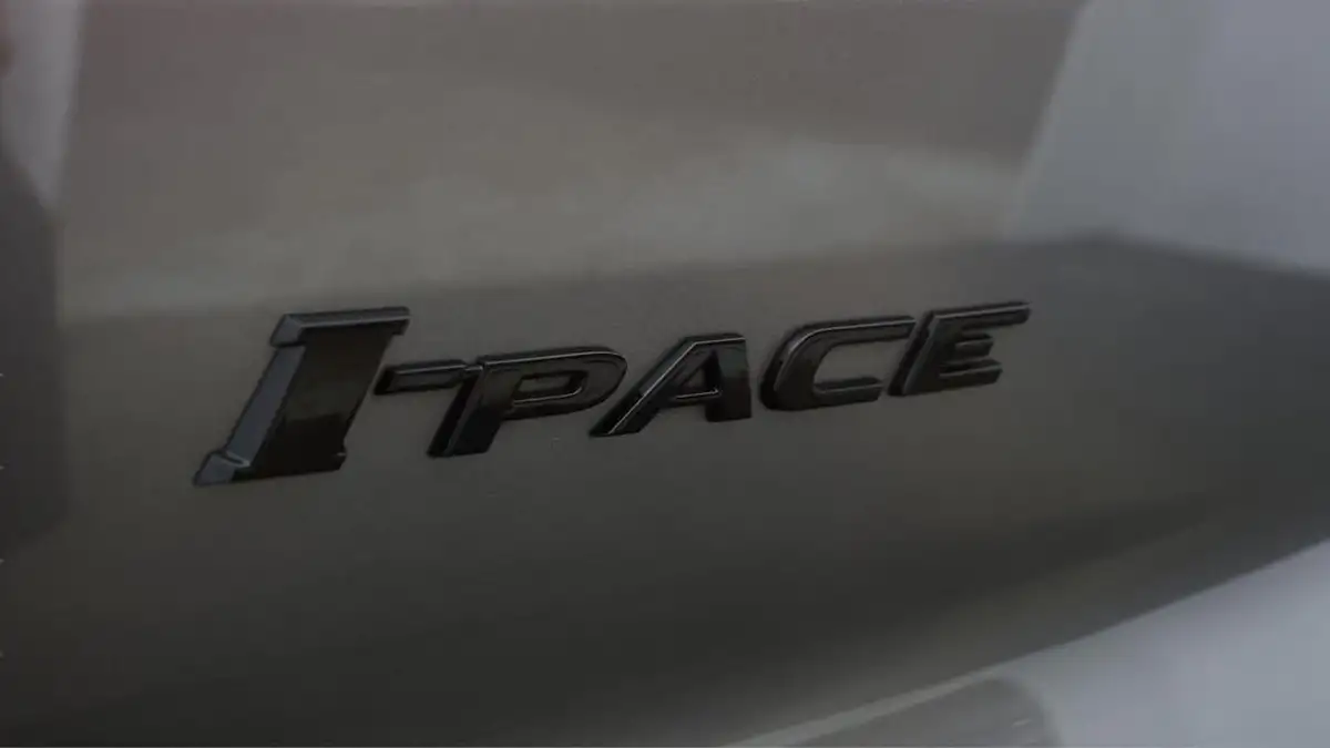 2022-jaguar-i-pace-ev400-hse-black-big-34