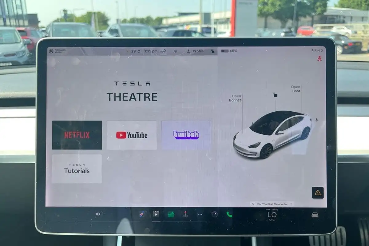 2020-tesla-model-3-e-performance-big-16