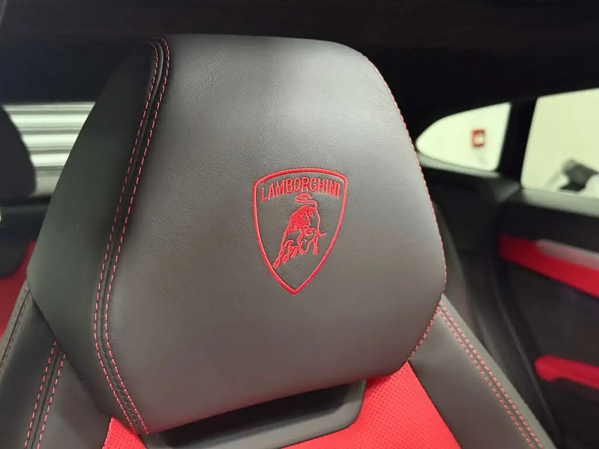 2019-lamborghini-urus-40-no-trim-big-36