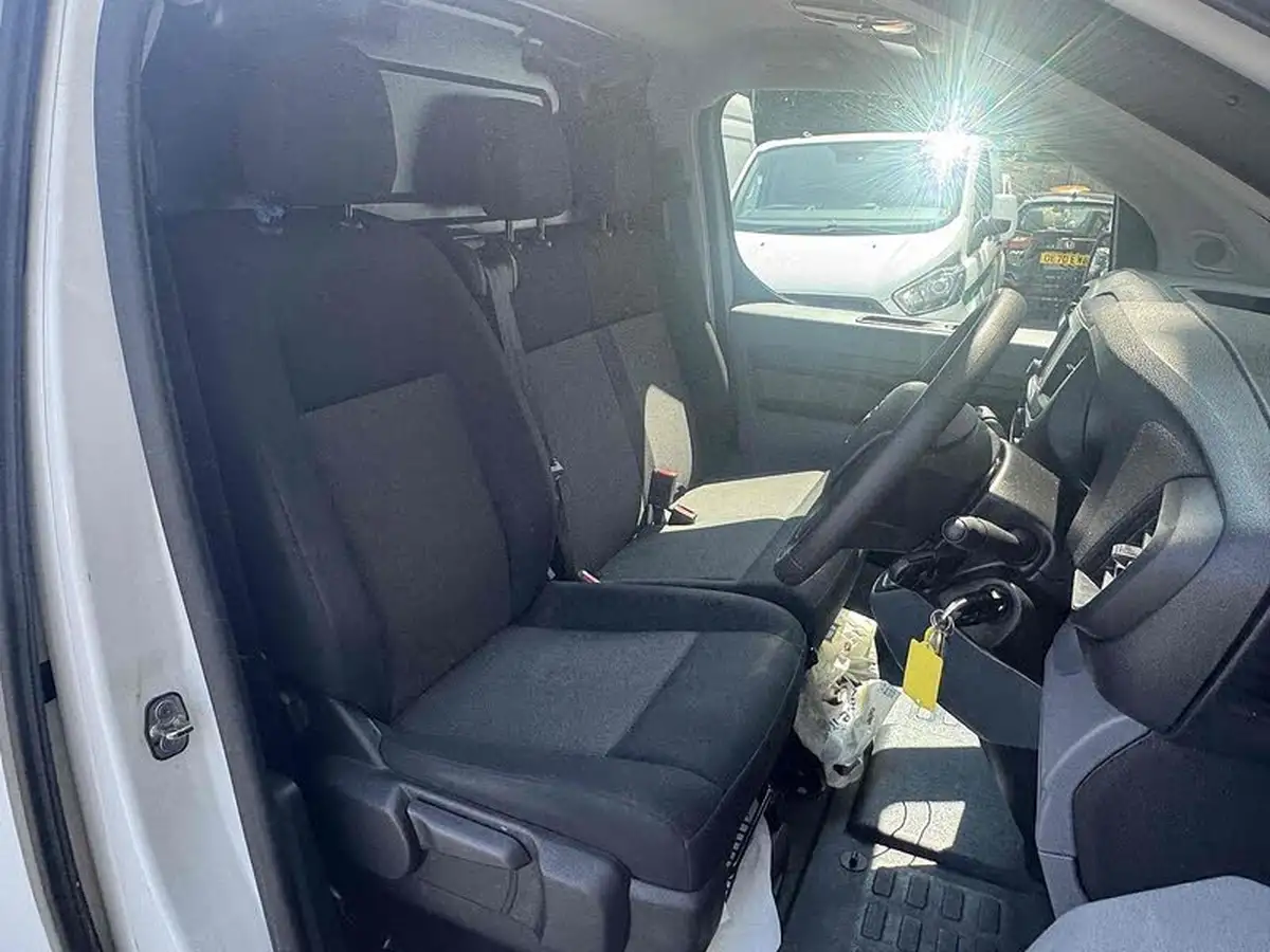 2022-vauxhall-vivaro-20td-3100-l1h1-dynamic-big-21