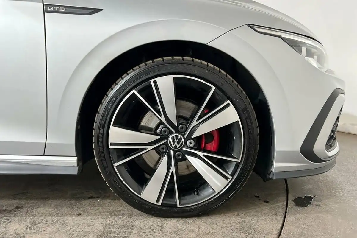 2021-volkswagen-golf-20tdi-gtd-big-13