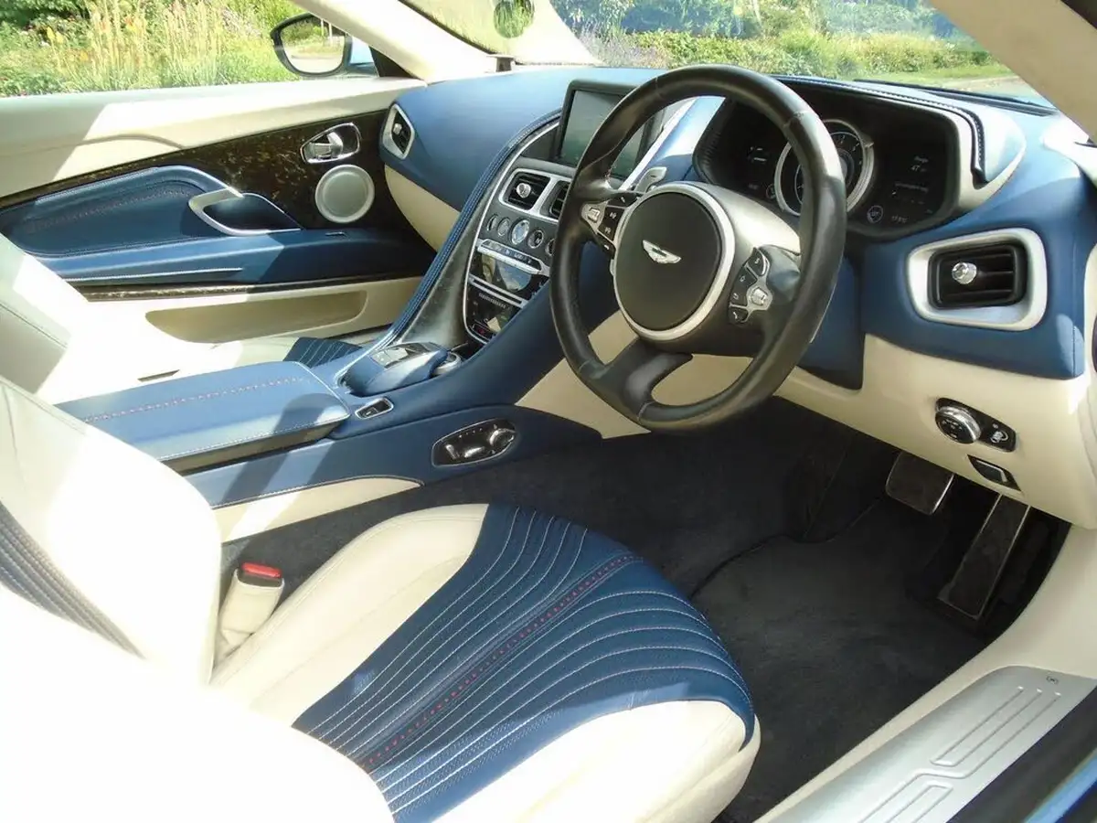 2017-aston-martin-db11-52-v12-launch-edition-big-15
