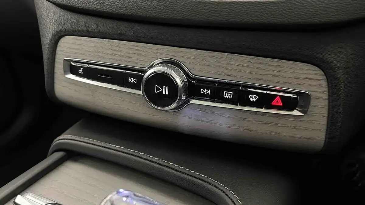 2024-volvo-xc90-20-t8-ultimate-dark-big-47
