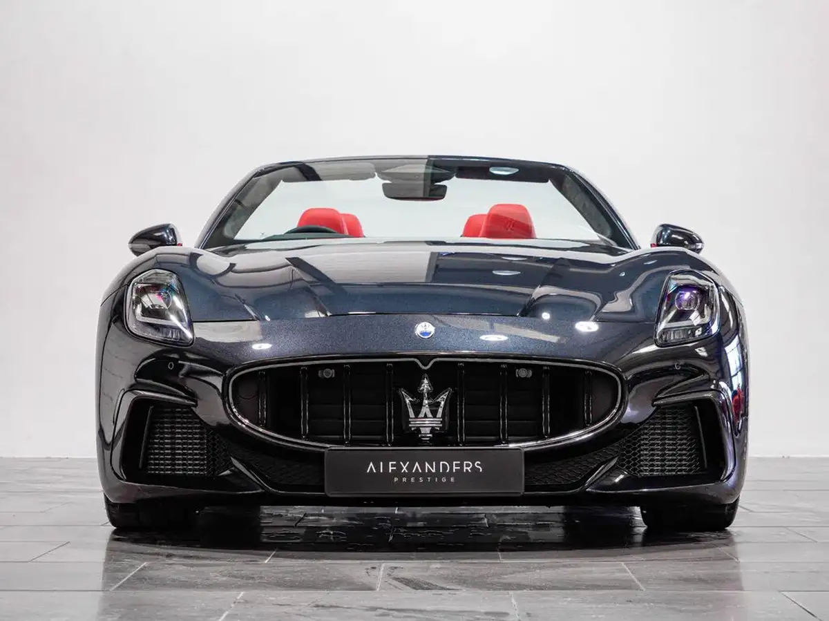 2024-maserati-grancabrio-30-trofeo-big-21
