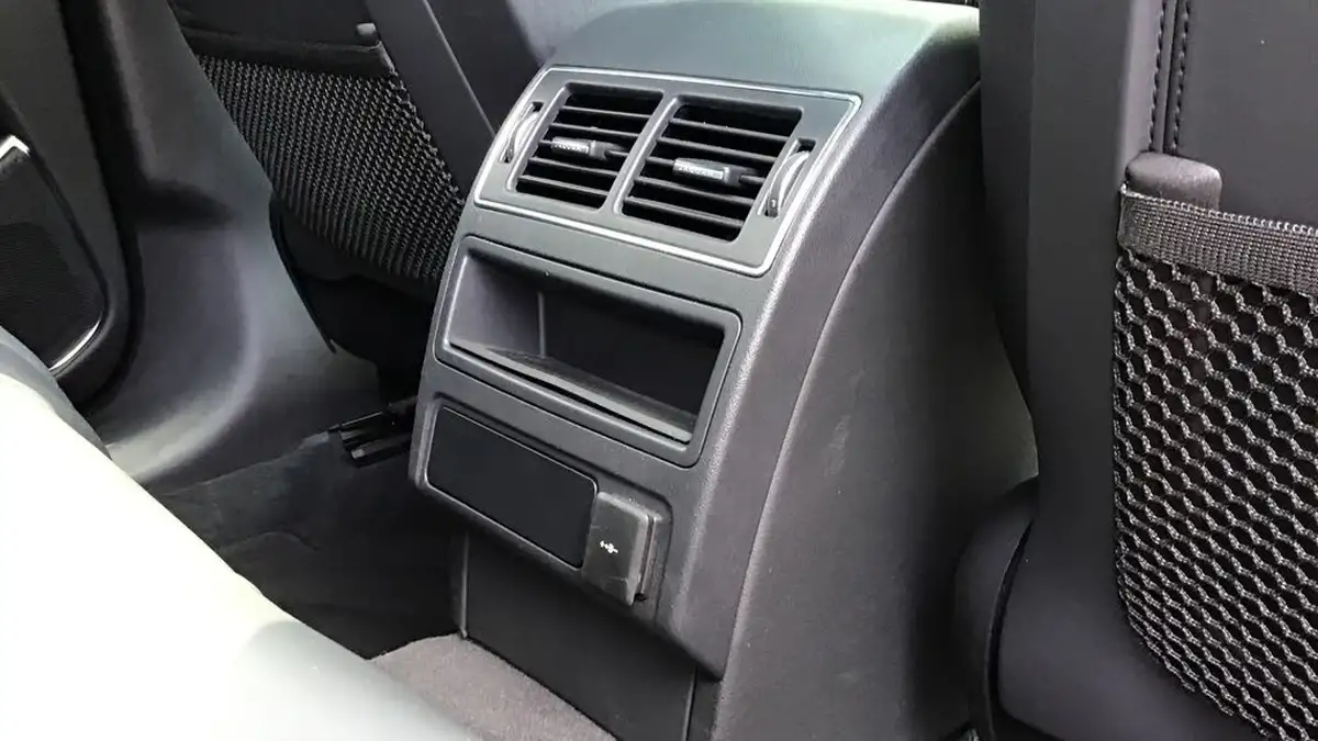 2023-jaguar-f-pace-20-p250-r-dynamic-hse-black-big-17