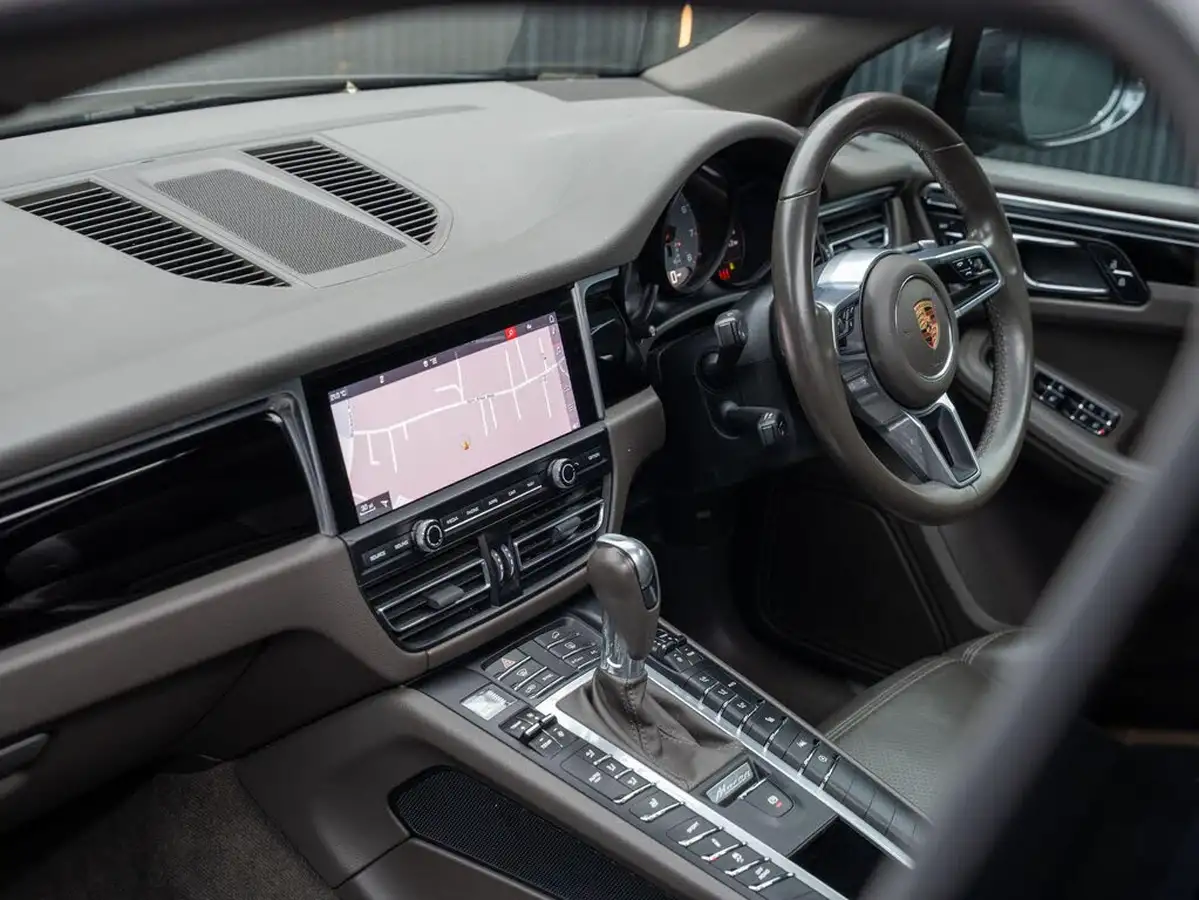 2020-porsche-macan-30-v6-s-big-41