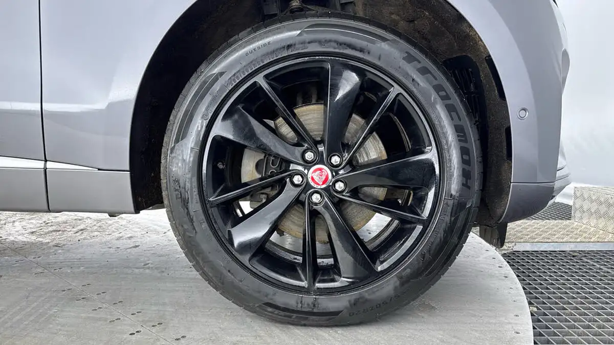 2021-jaguar-f-pace-20-d200-r-dynamic-se-mhev-big-26
