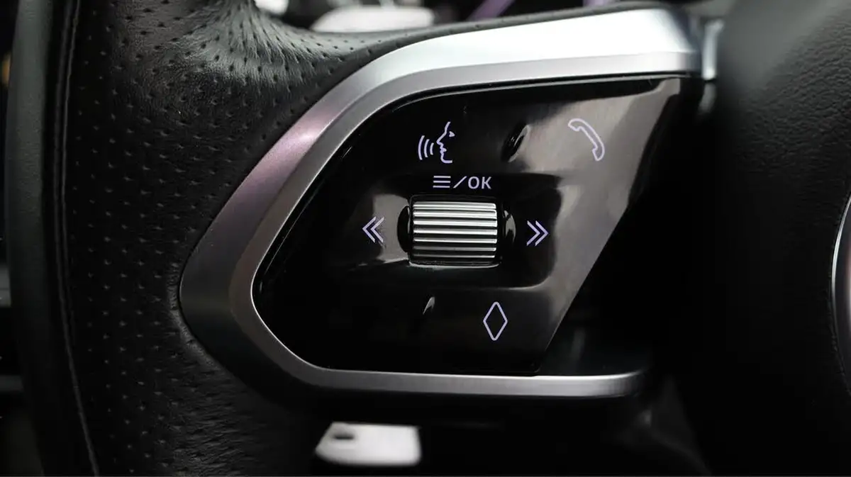 2021-jaguar-xe-20-d200-r-dynamic-black-big-36