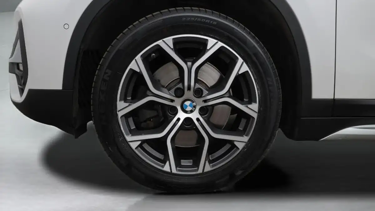2022-bmw-x1-20-xdrive20i-xline-big-18