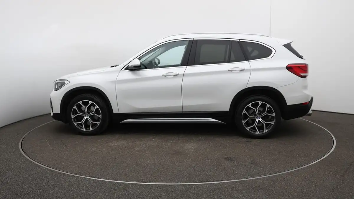 2022-bmw-x1-20-xdrive20i-xline-big-66