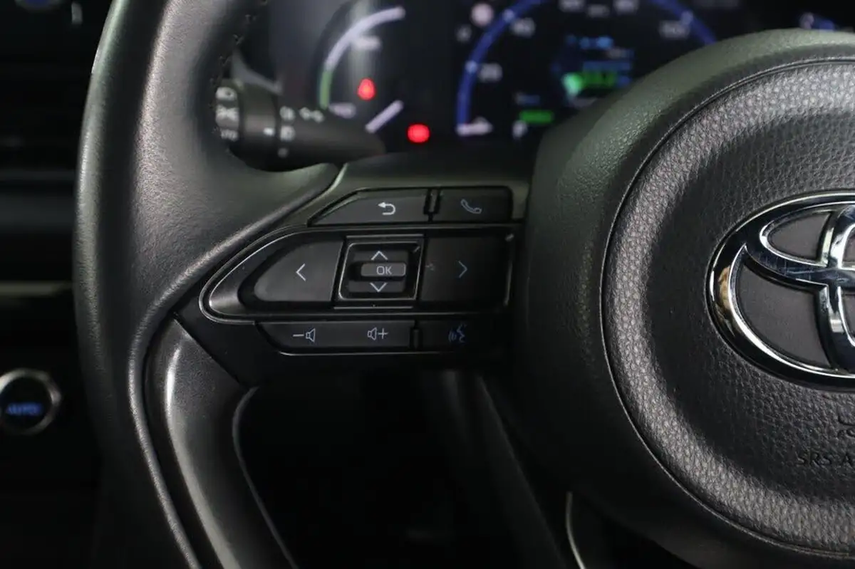 2022-toyota-yaris-15-vvt-i-design-panoramic-roof-big-18