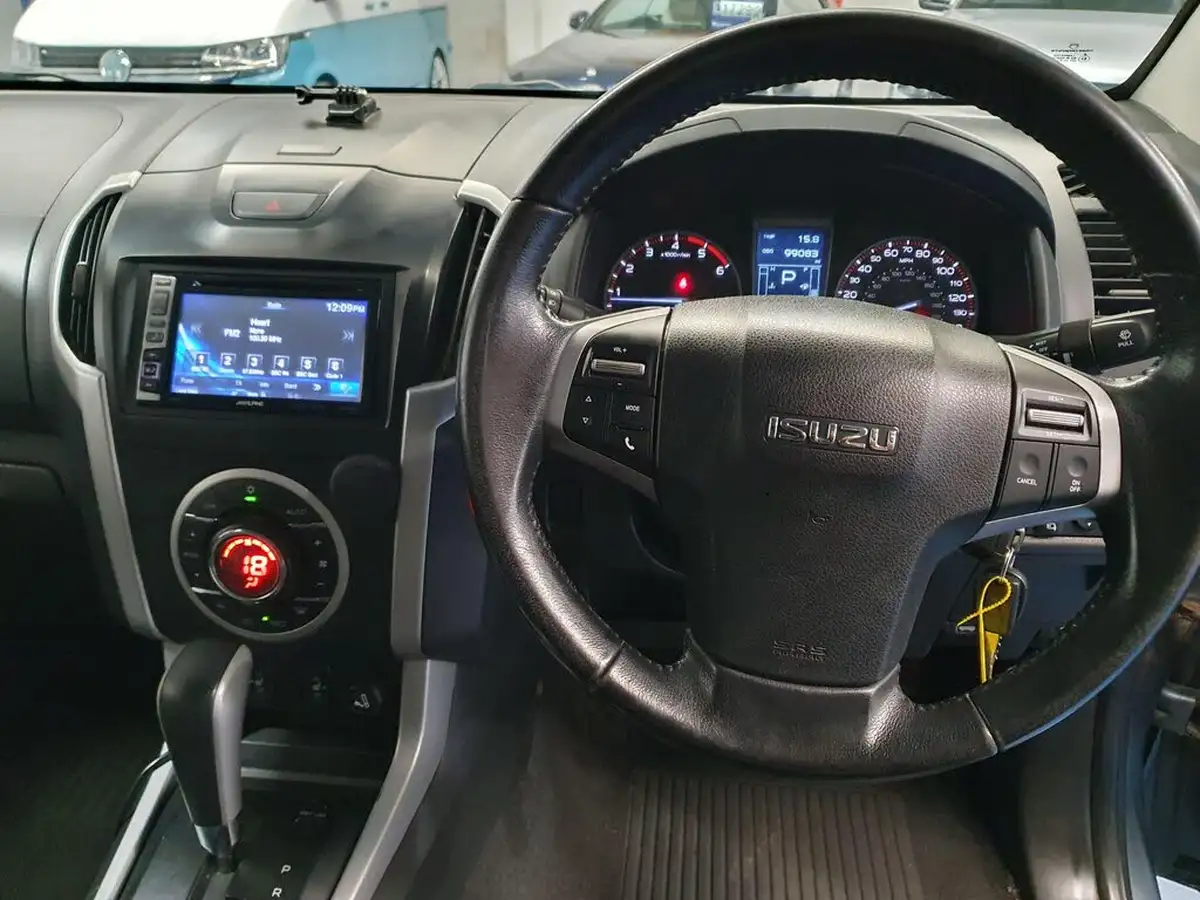 2015-isuzu-d-max-25td-utah-huntsman-auto-big-9