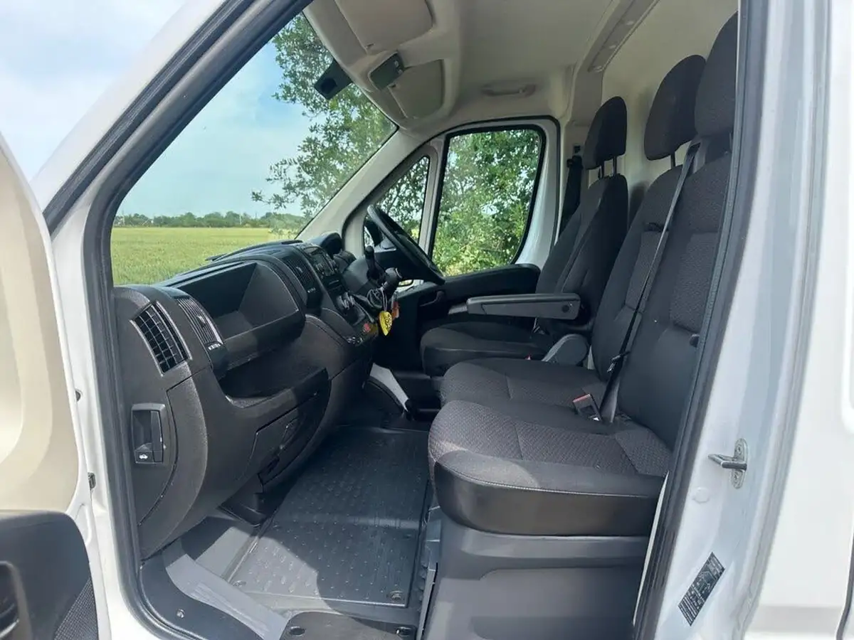 2022-peugeot-boxer-22-bluehdi-professional-435-l4-h3-big-11