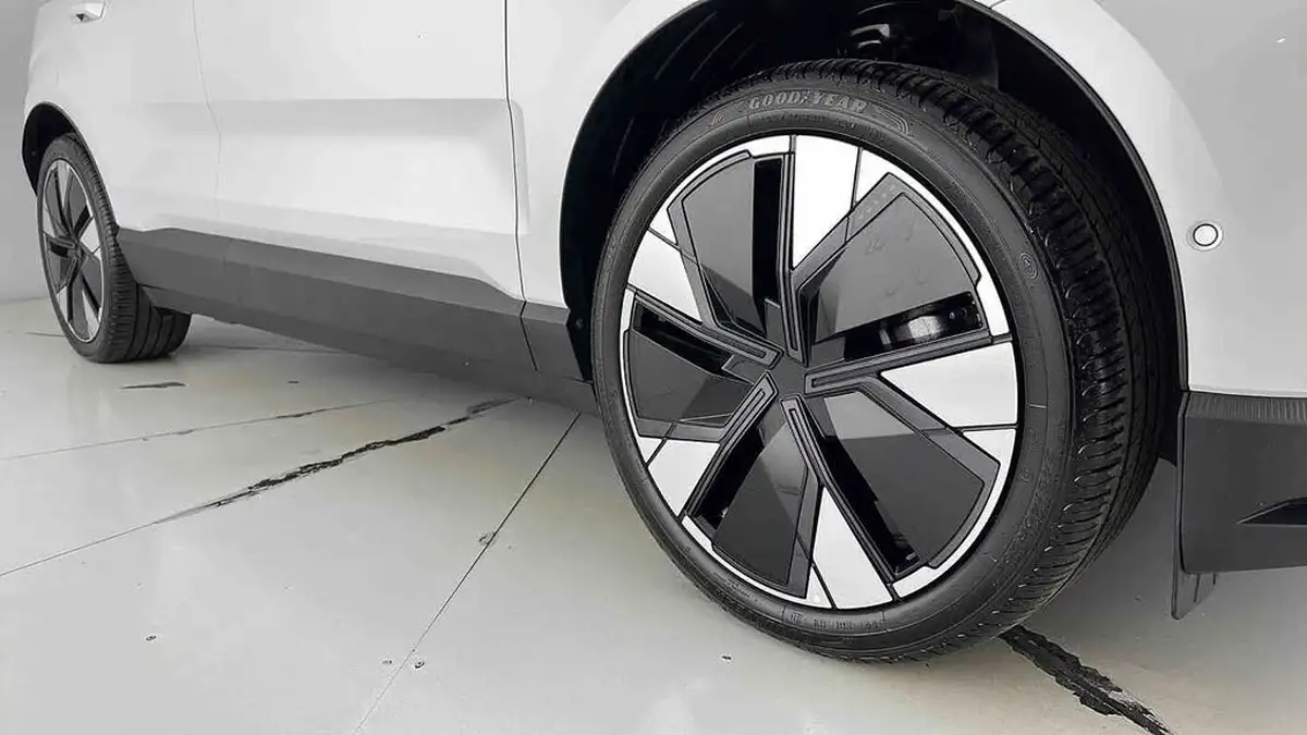2024-volvo-ex30-e-single-motor-ultra-big-25