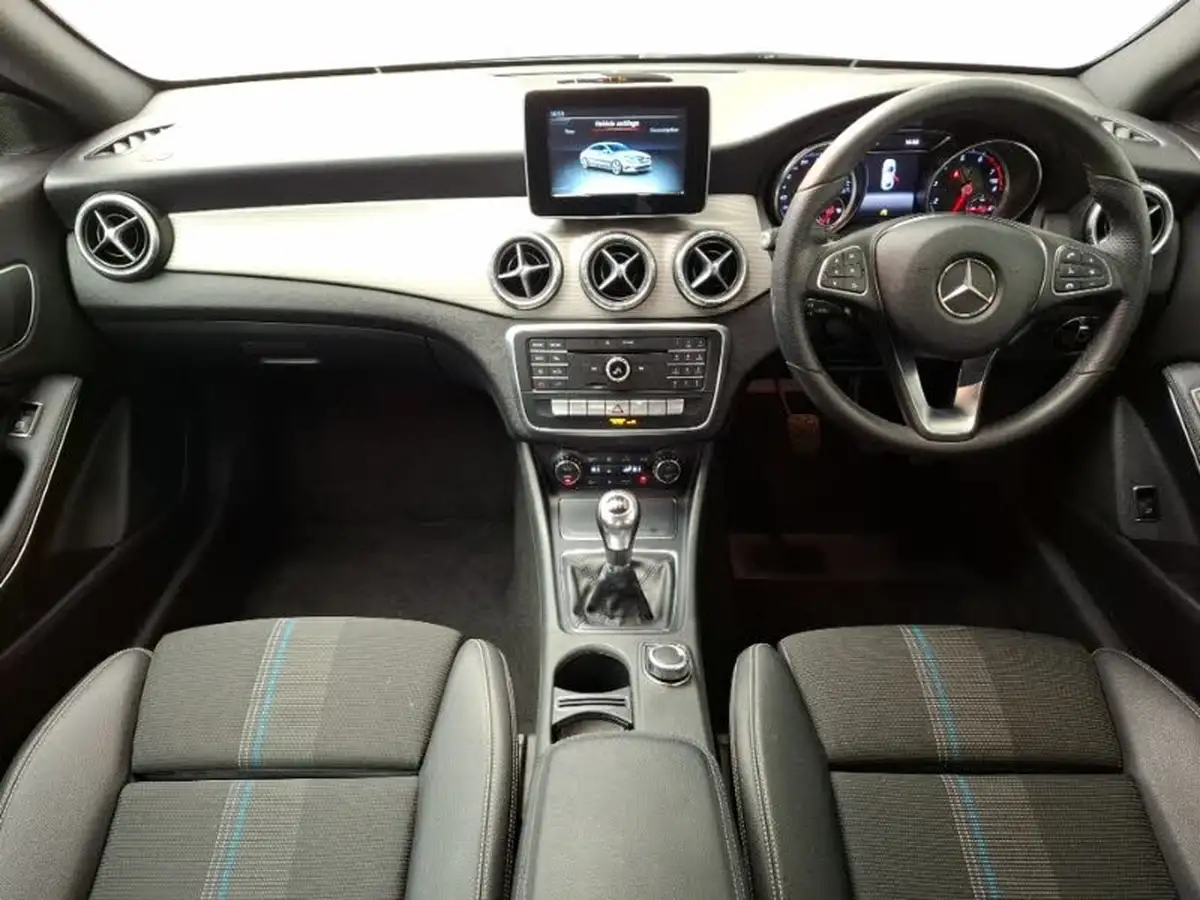 2017-mercedes-benz-cla-16-cla-180-sport-coupe-4d-big-2