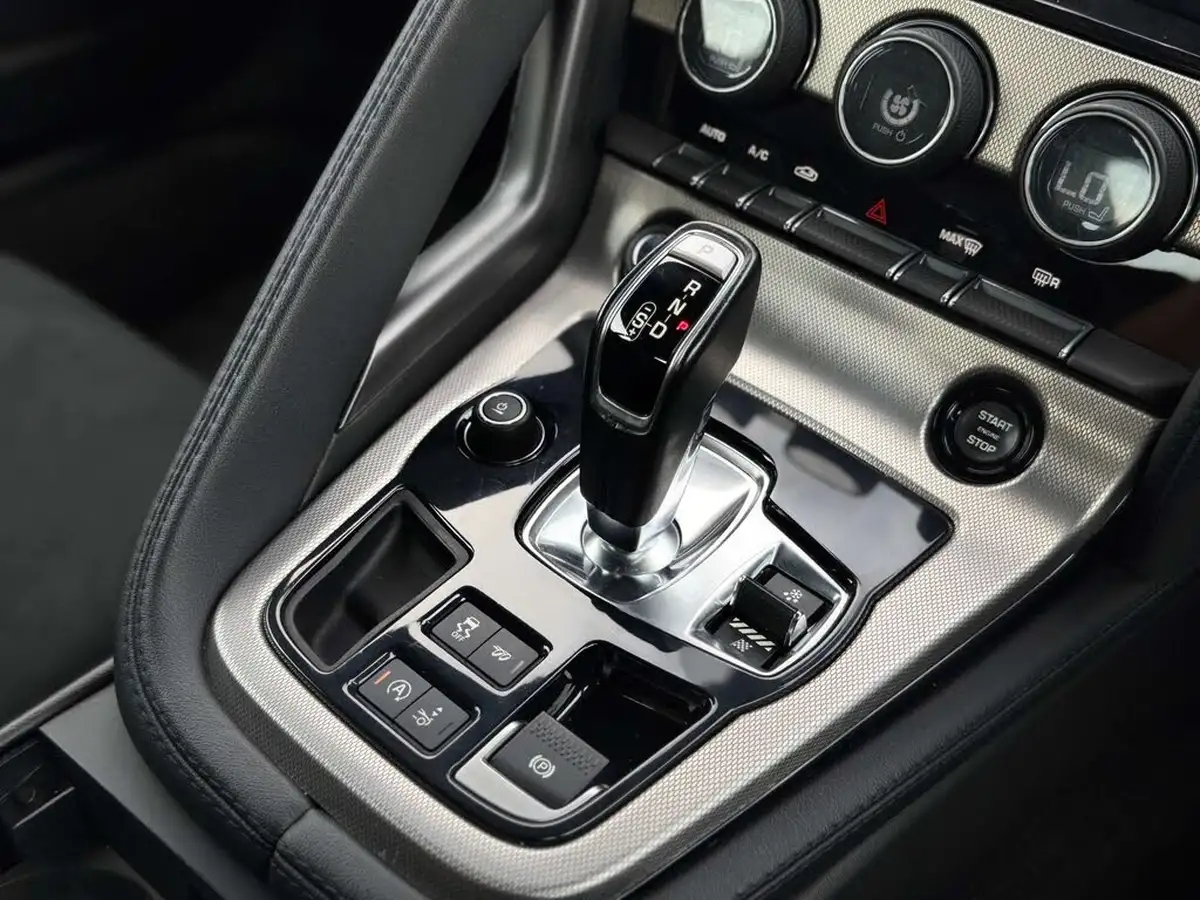 2016-jaguar-f-type-30-v6-sc-coupe-auto-big-12