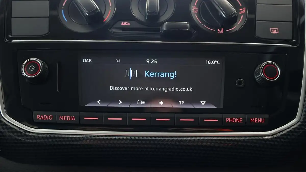 2018-volkswagen-up-10-move-up-ss-5d-big-11