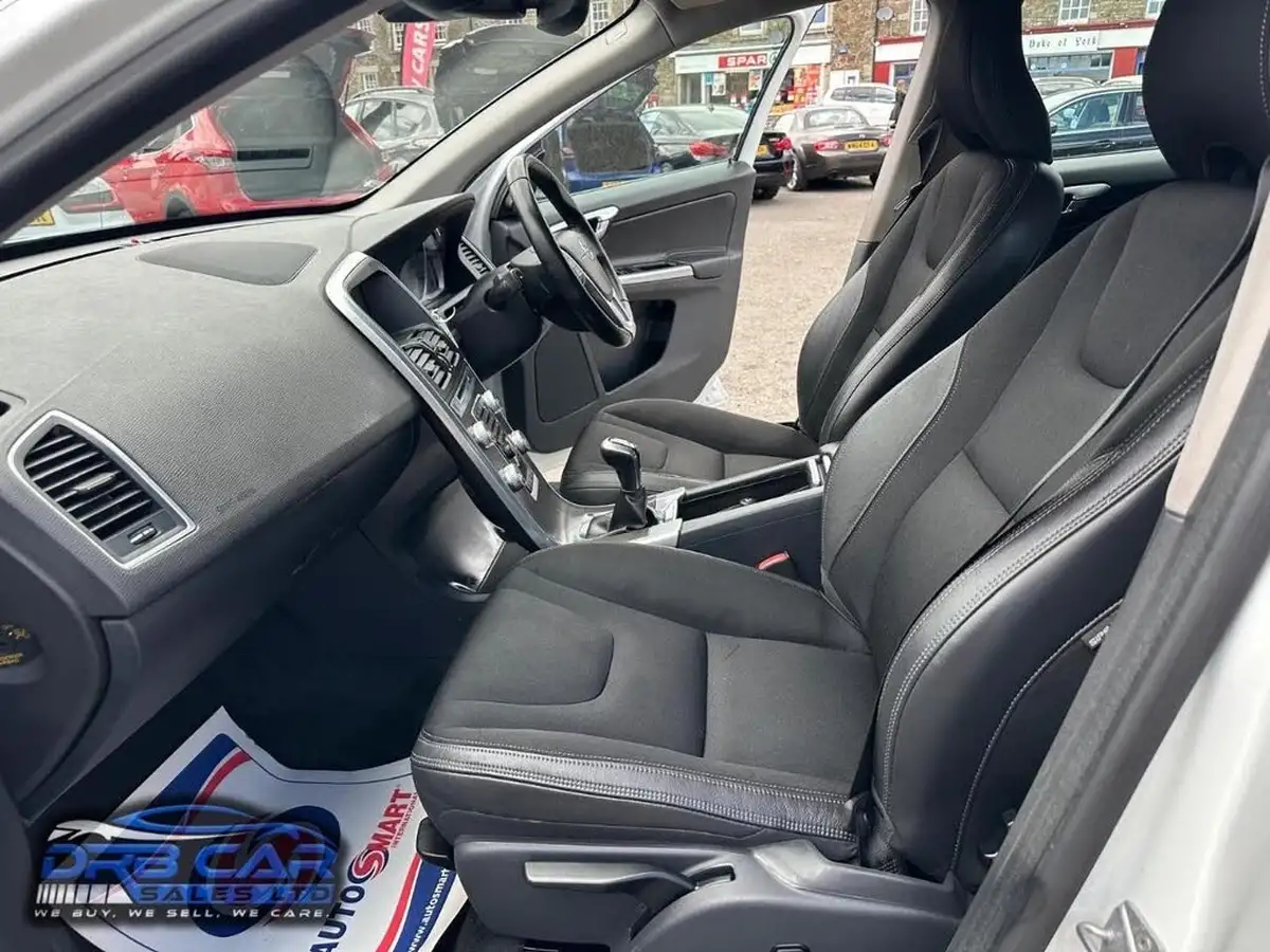 2015-volvo-xc60-20td-d4-se-190bhp-nav-big-18