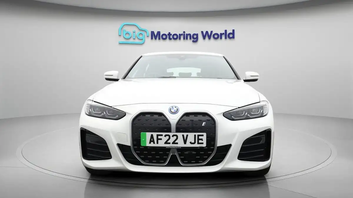 2022-bmw-i4-e-edrive40-m-sport-big-2