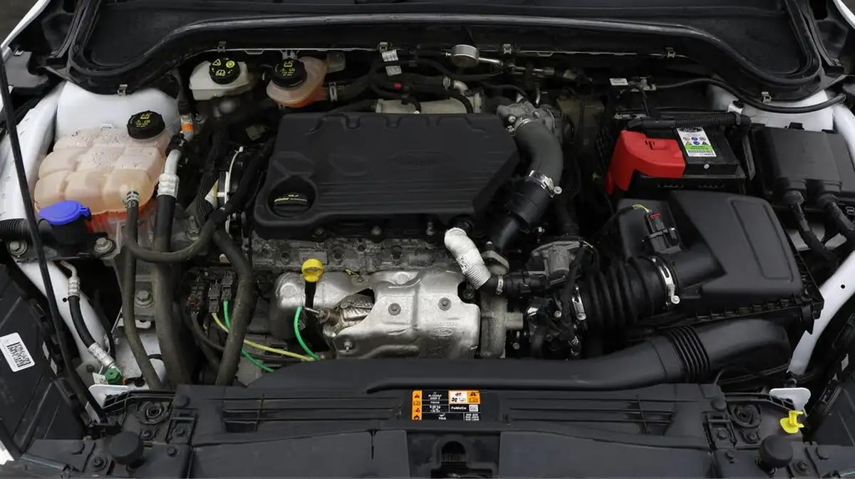 2019-ford-focus-15-zetec-120ps-hatchback-big-18