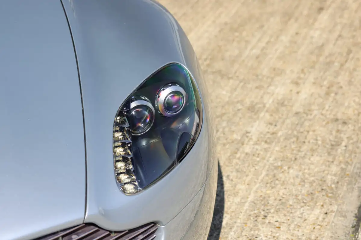 2009-aston-martin-vantage-43-convertible-sportshift-big-55