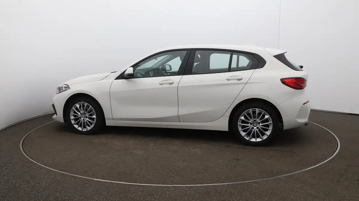 2021-bmw-1-series-15-118i-se-lcp-dct-big-58