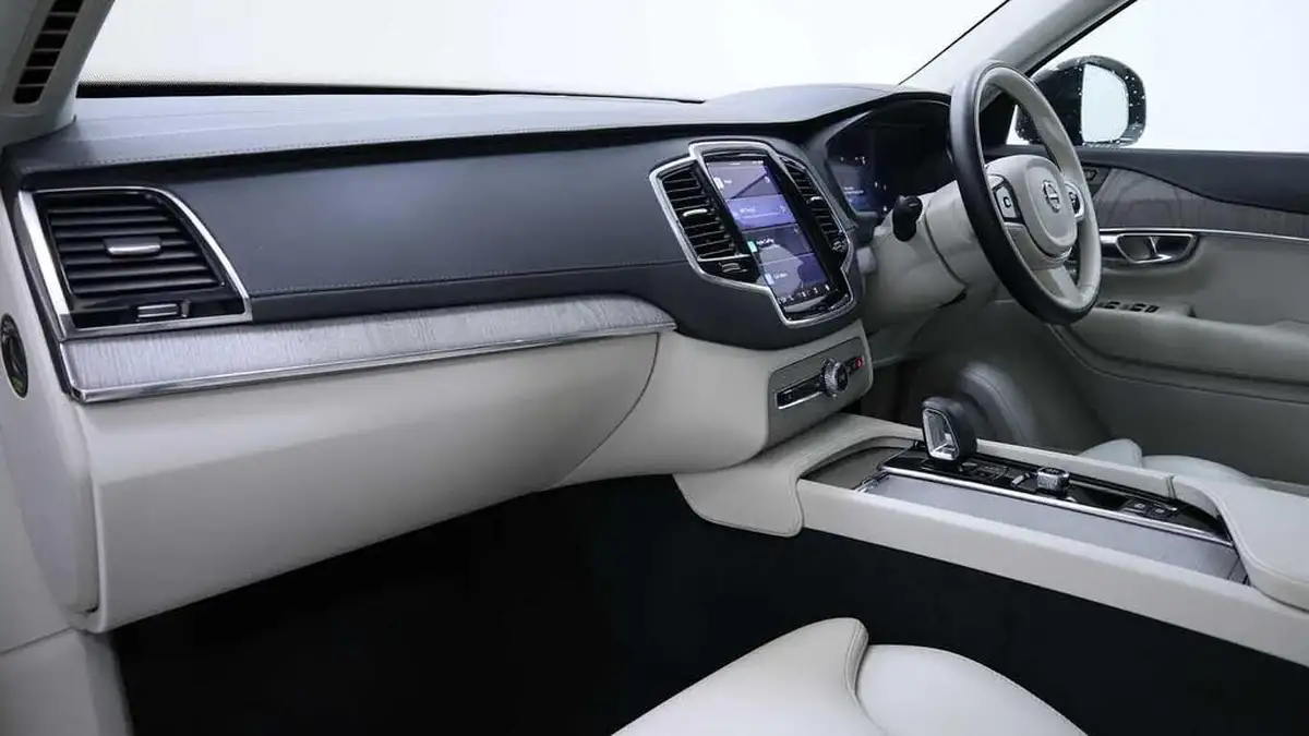 2024-volvo-xc90-20-b5-plus-big-5