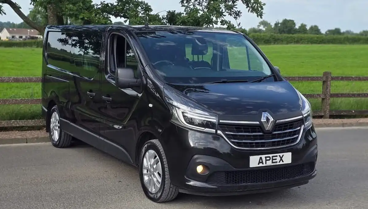 2020-renault-trafic-20dci-ll30-energy-145-sport-crew-big-0