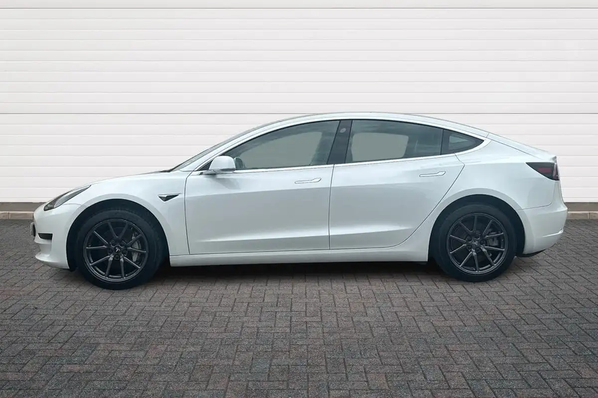 2019-tesla-model-3-e-standard-plus-big-13