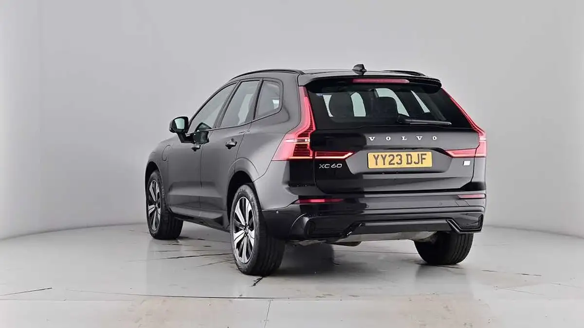 2023-volvo-xc60-20-b5-plus-big-70